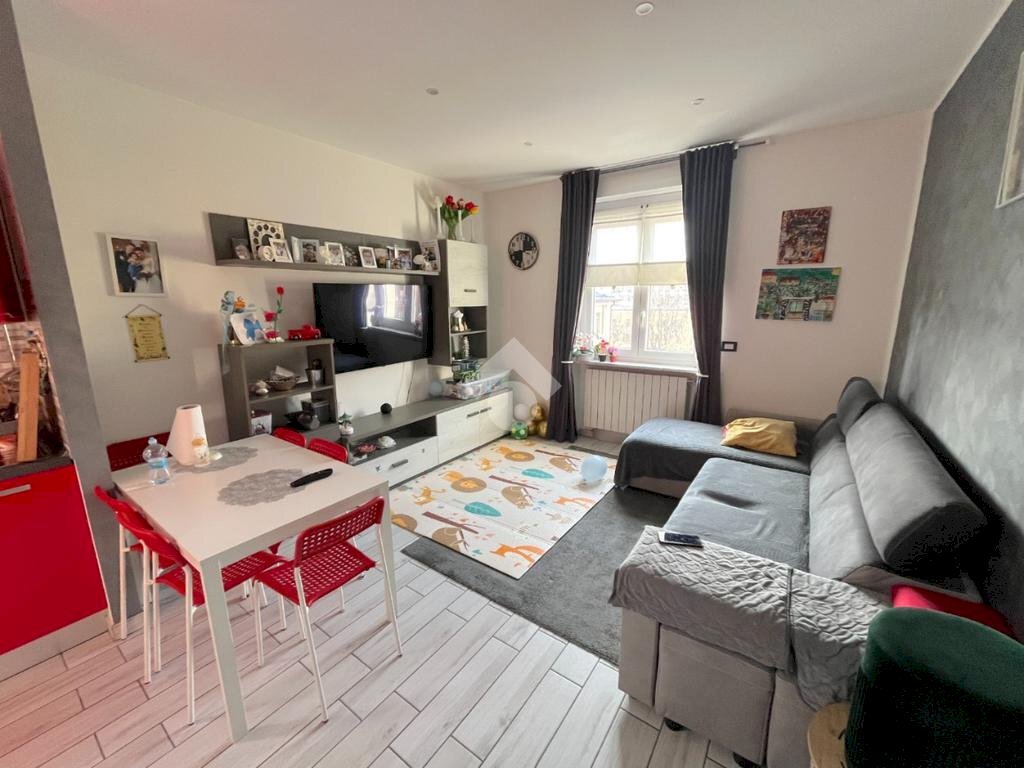 Quadrilocale Via San Pietro V. L., Pinerolo - foto 2