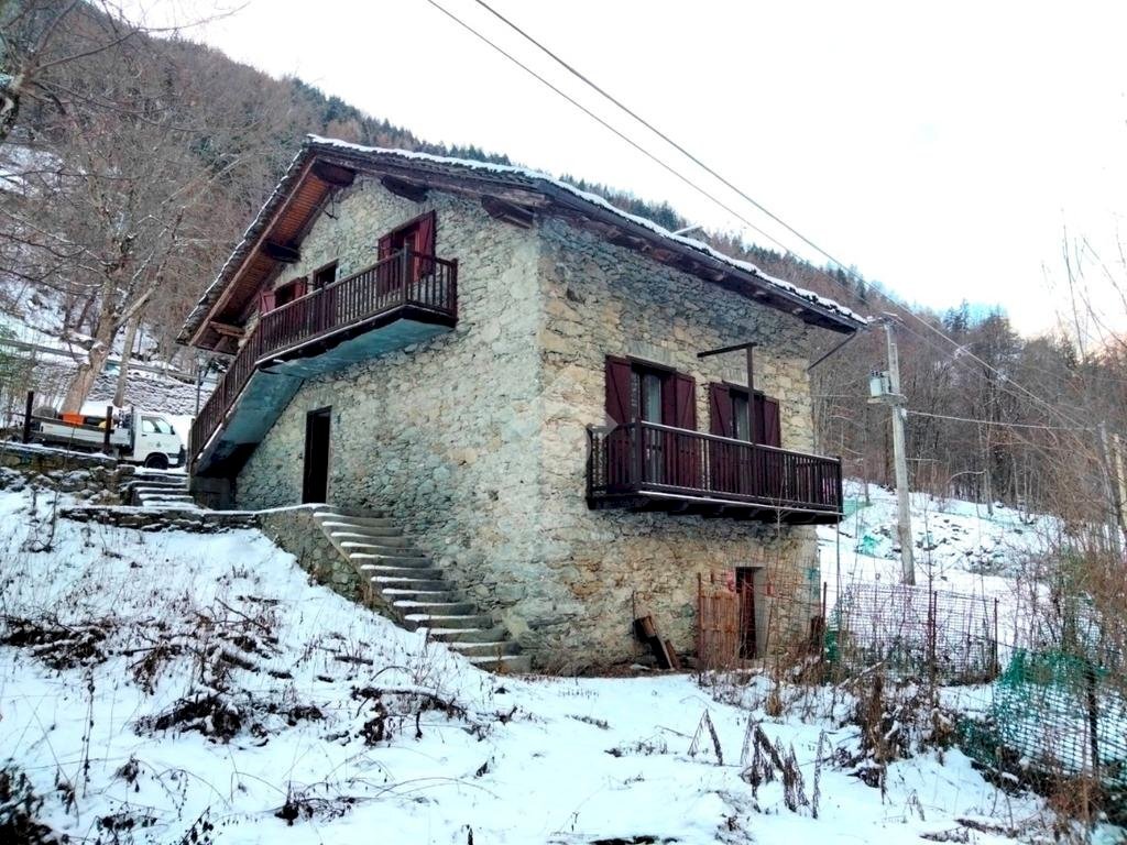 Independent house Frazione Tache, Introd - photo 1