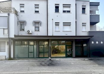 Facciata - Locale Commerciale Via Aldo Moro 1, Castello d'Argile - foto 14