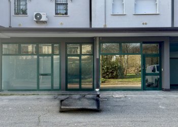 Facciata - Locale Commerciale Via Aldo Moro 1, Castello d'Argile - foto 15