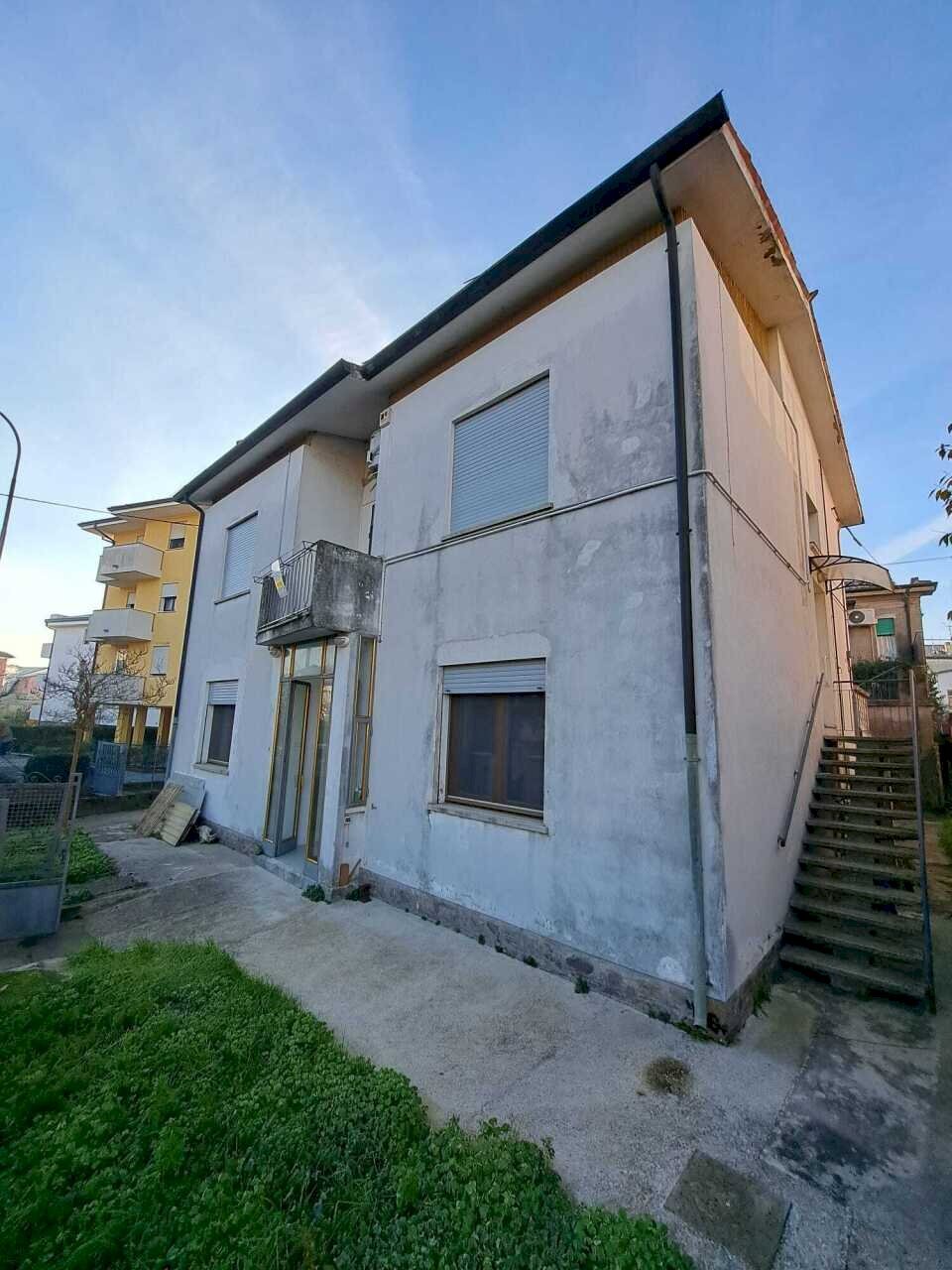 ESETRNO - Casa indipendente via Mameli  27, Rovigo - foto 1