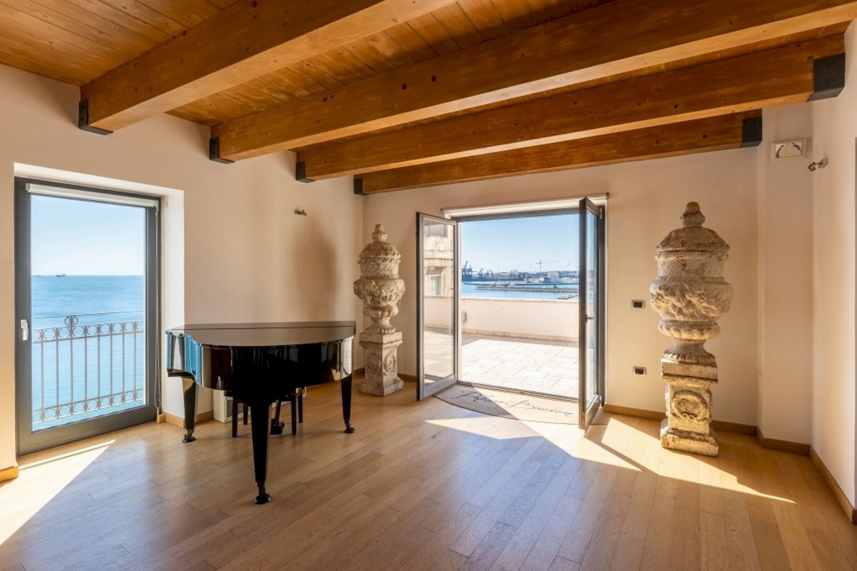 sala riunione - Stable - Palace Via Giovanni Paisiello 56, Taranto - photo 3