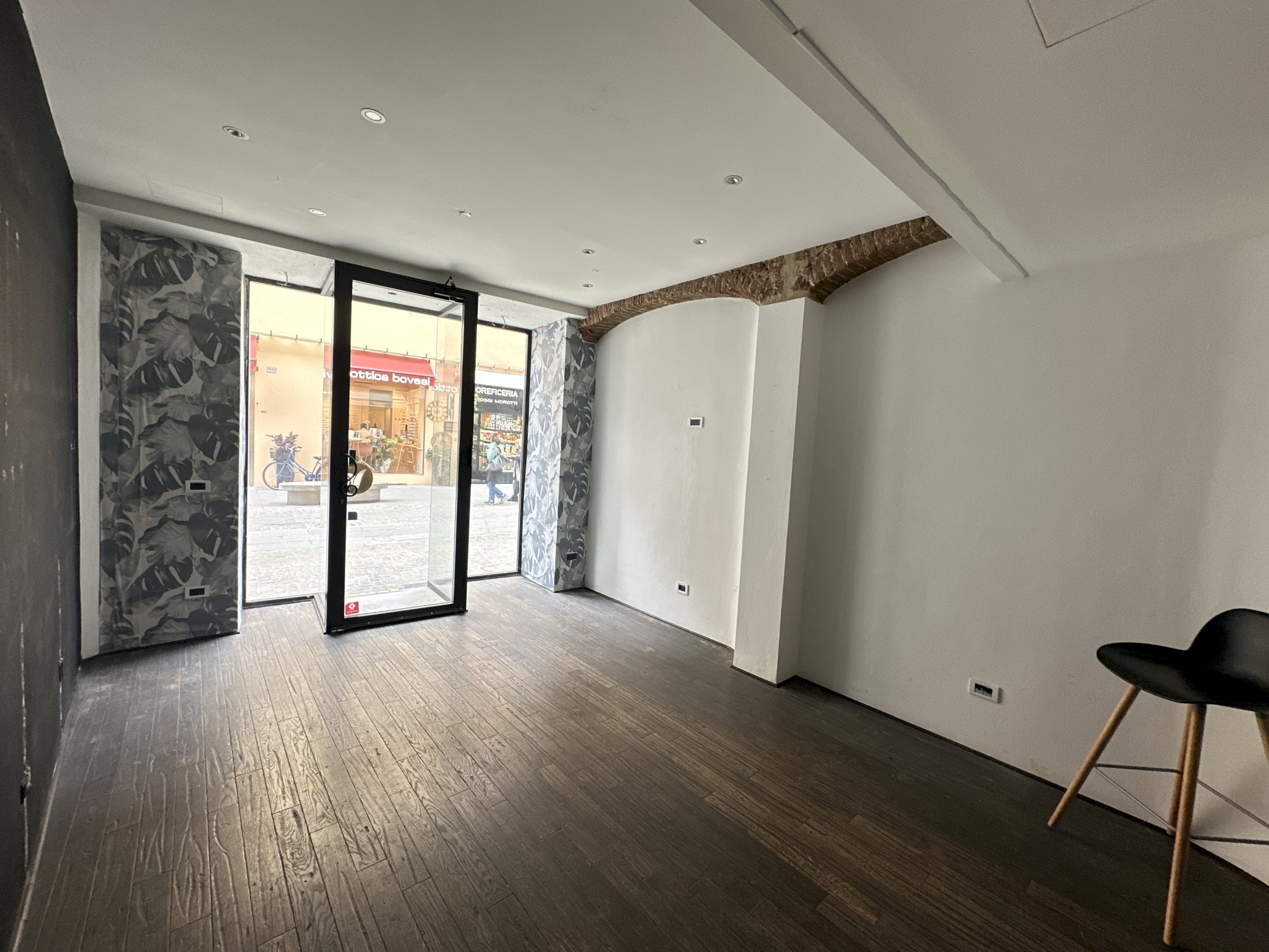 Ingresso - Commercial Premises via Emilia, 146, Imola - photo 1