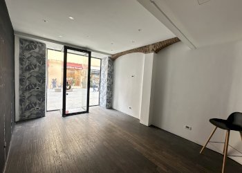 Ingresso - Locale Commerciale via Emilia, 146, Imola - foto 1