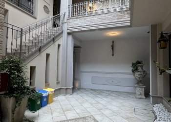 Interno palazzo - Locale Commerciale via Emilia, 146, Imola - foto 12