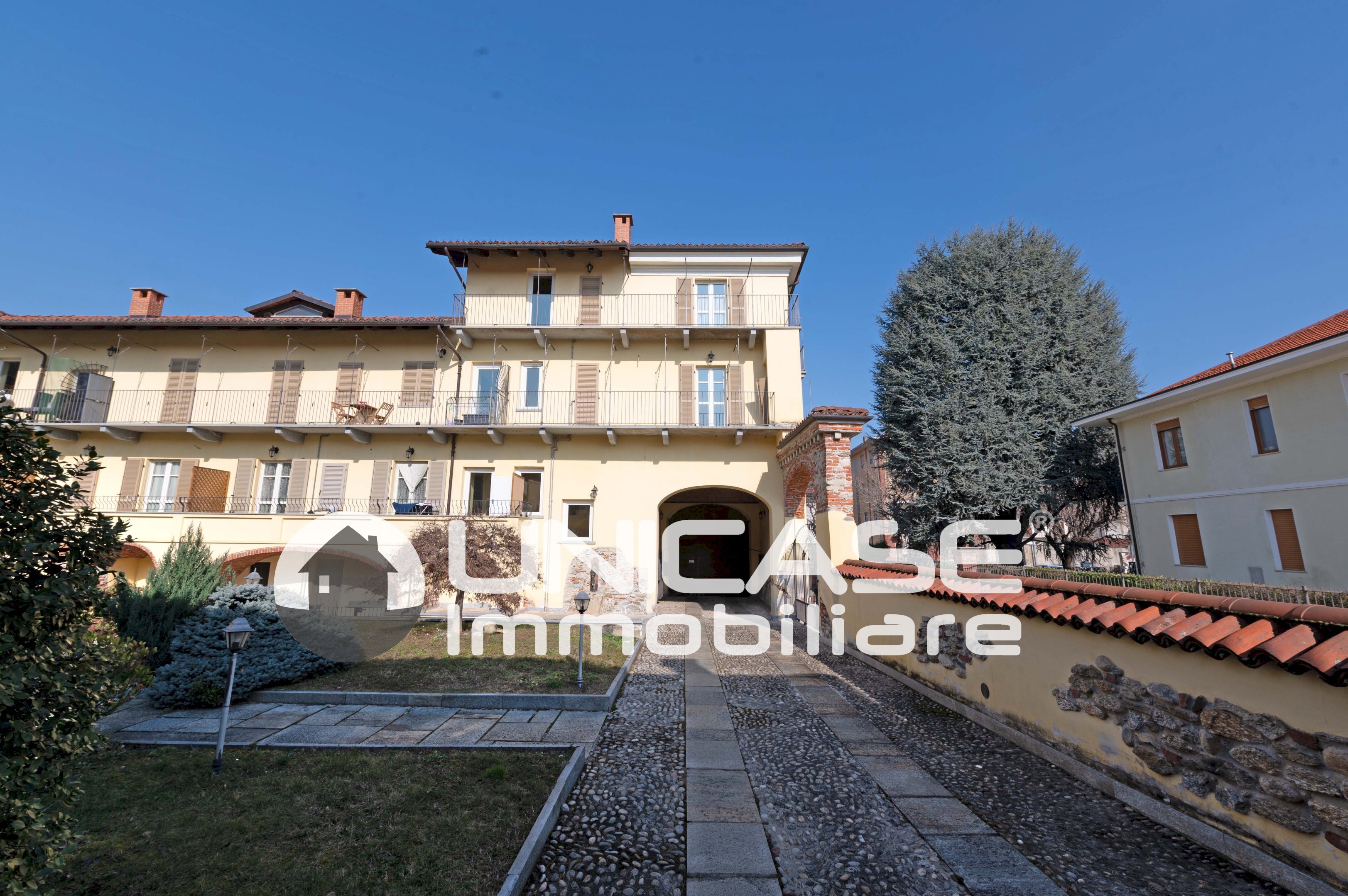 Two-room apartment piazza Castelvecchio, 4, Bricherasio - photo 1