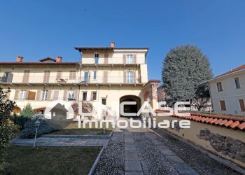 Two-room apartment piazza Castelvecchio, 4, Bricherasio - photo 1