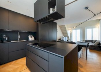 Attic Torino (neighborhood San Salvario) - photo 9