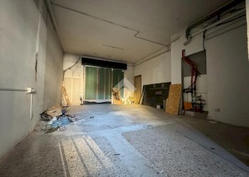 Negozio Via San Giuseppe Maria Gambaro, Galliate - foto 21