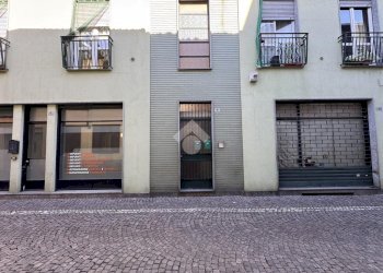 Negozio Via San Giuseppe Maria Gambaro, Galliate - foto 23