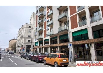 Negozio via Cesare Boldrini, 5, Bologna (zona Centro Storico) - foto 1