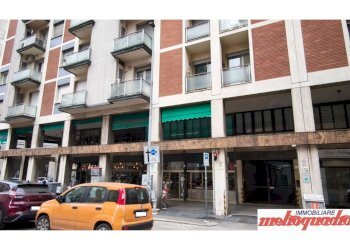 Negozio via Cesare Boldrini, 5, Bologna (zona Centro Storico) - foto 6