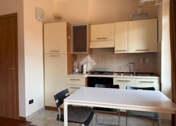 One-room apartment Via S. Francesco da Paola, Torino (neighborhood Centro) - photo 2