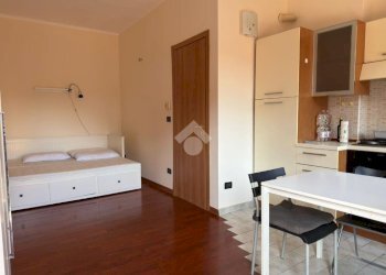 One-room apartment Via S. Francesco da Paola, Torino (neighborhood Centro) - photo 5