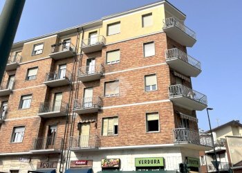 One-room apartment Via Valentino Carrera, Torino (neighborhood Parella) - photo 2