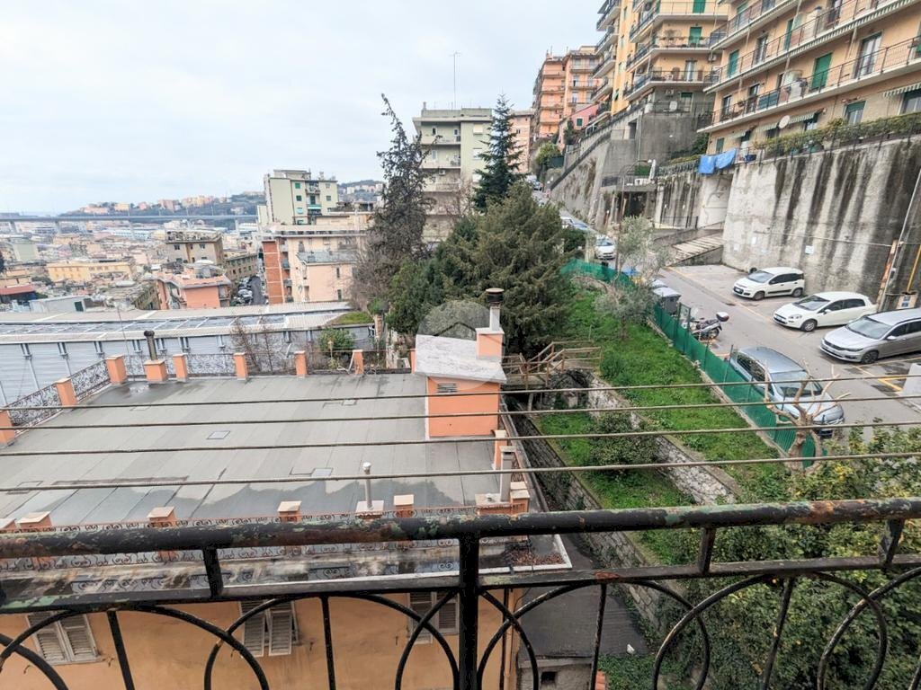 Four-room apartment Via Mansueto, Genova (neighborhood Certosa) - photo 1