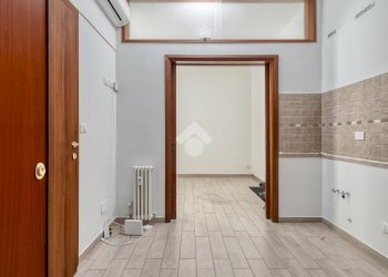 Ufficio Via San Felice, Bologna (zona Centro Storico) - foto 2