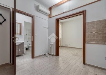 Ufficio Via San Felice, Bologna (zona Centro Storico) - foto 8