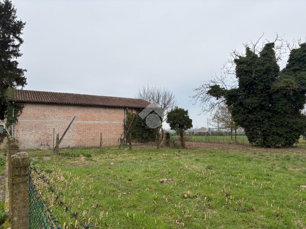 Rustic Via Comacchio, Ferrara (neighborhood Cona) - photo 2