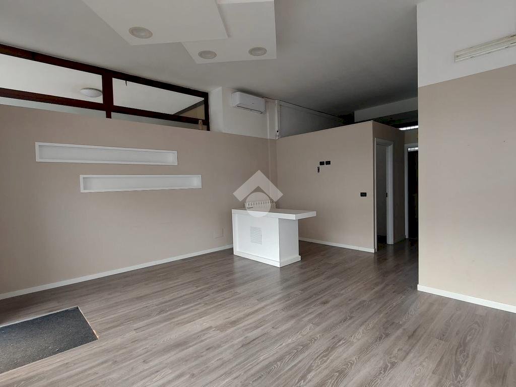 Negozio via panzeri, Settimo Milanese - foto 2