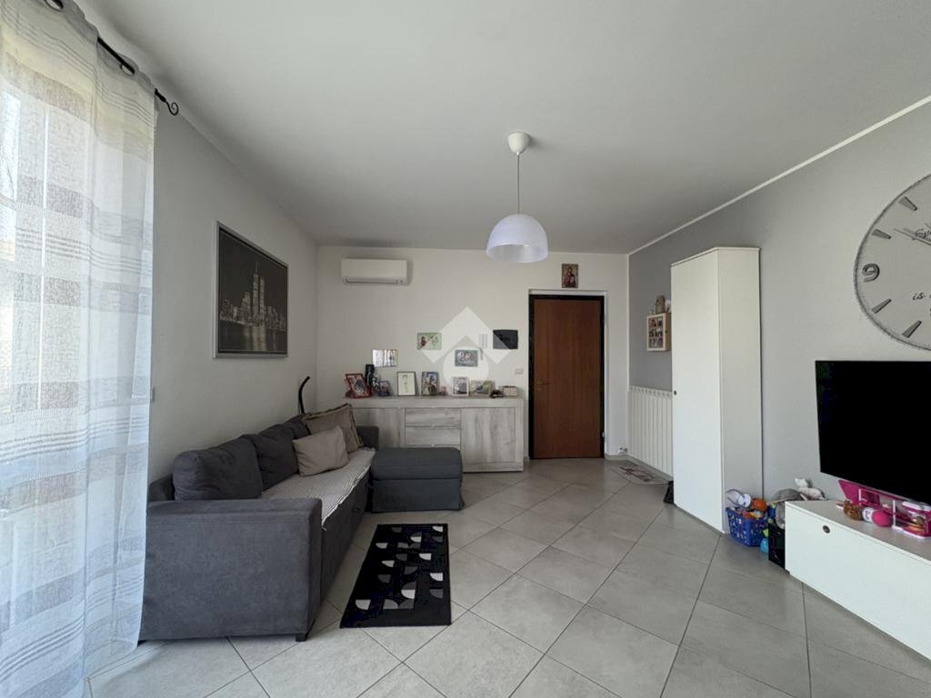 Four-room apartment Via di Mezzo, Strambino - photo 2