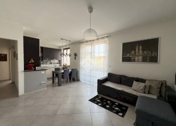 Four-room apartment Via di Mezzo, Strambino - photo 4