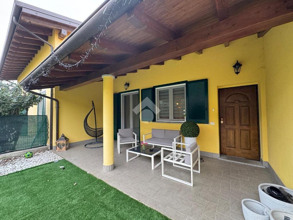 Villa a Schiera Via Sandro Pertini, Suno - foto 1