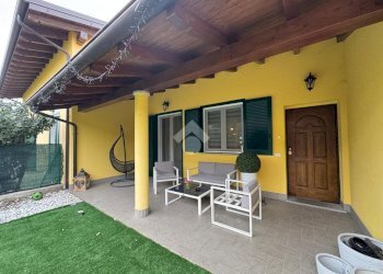 Villa a Schiera Via Sandro Pertini, Suno - foto 1