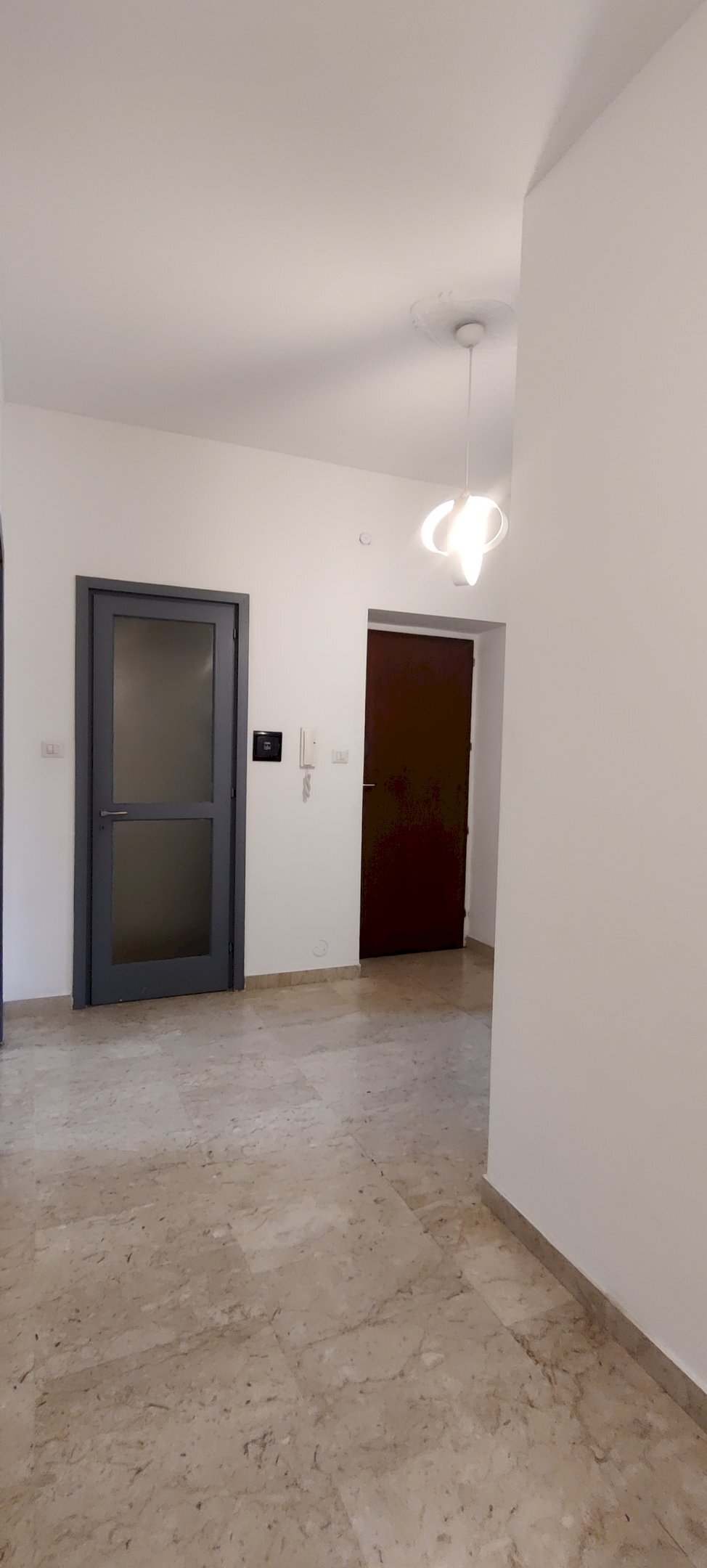 Corridoio - Three-room apartment via Stelvio, 8, Torino (neighborhood Pozzo Strada) - photo 2