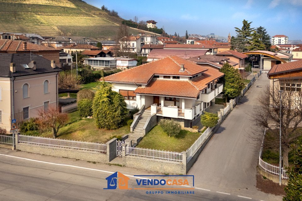 Independent house Neive - photo 1