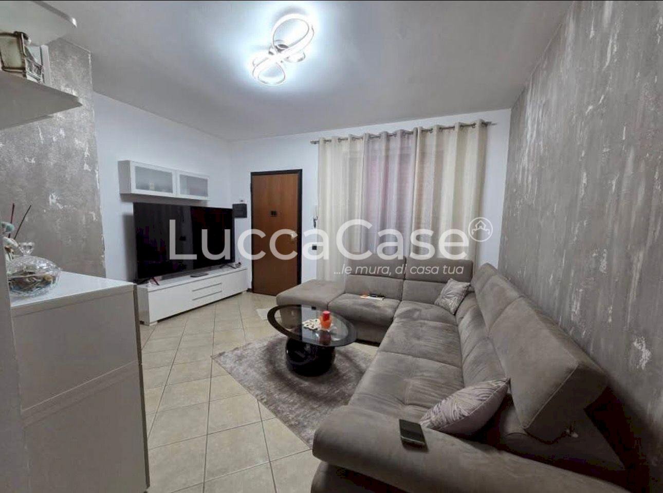 Villa a Schiera Porcari - foto 2