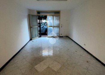 Negozio Via Dei Conradi, Albisola Superiore - foto 10