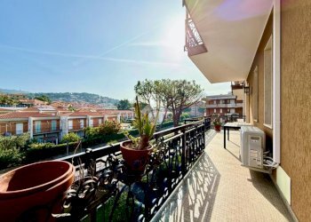 Three-room apartment Via S. Lazzaro, Andora - photo 4