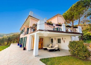 Villa Strada del Colle, Imperia - photo 8