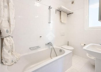 Villa Strada del Colle, Imperia - photo 43