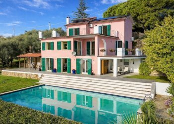 Villa Strada del Colle, Imperia - photo 1