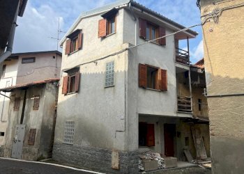 Semi-detached house Pavone Canavese - photo 1