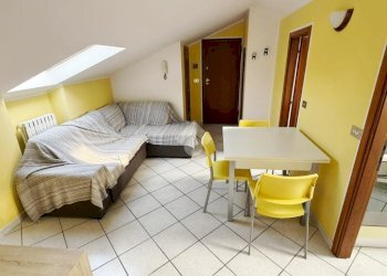 Two-room apartment Via Circonvallazione, Ivrea - photo 1
