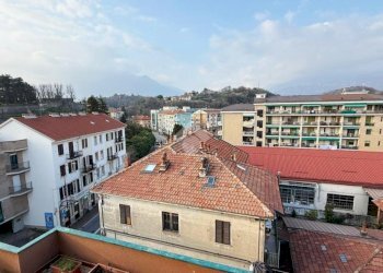 Two-room apartment Via Circonvallazione, Ivrea - photo 8