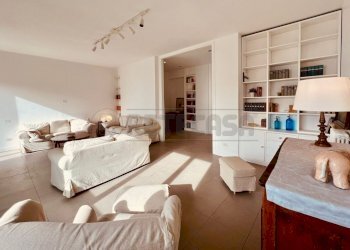 WhatsApp Image 2026-03-09 at 11.40.59 (1).jpeg - Four-room apartment Lungomare Cristoforo Colombo 39, Salerno - photo 8