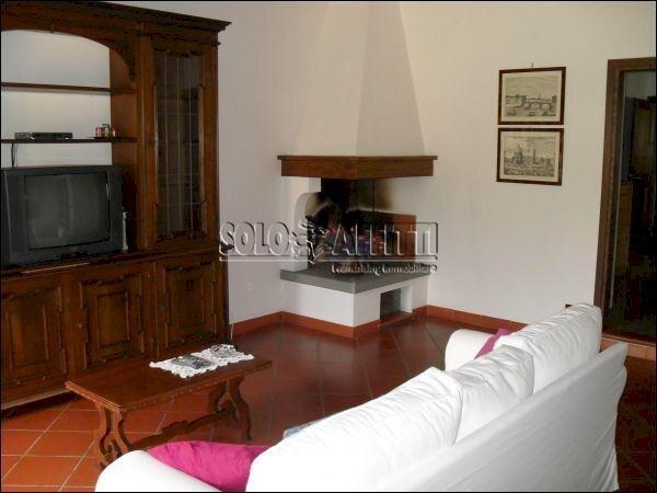 SALONE - Casale Firenze (neighborhood Castello) - photo 2