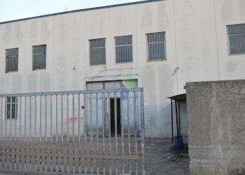 ingresso al piazzale - Commercial Premises Via Aurelia 76, Collesalvetti - photo 16