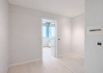 Spazio moderno con luce naturale.png - Ufficio Via Cefalonia 55, Brescia - foto 6