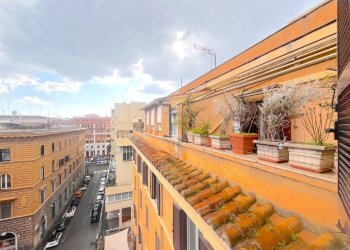 affaccio soggiorno - Quadrilocale Piazza di S. Giovanni in Laterano, Roma - foto 13