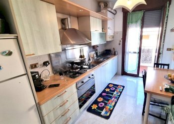 20250402_174017.jpg - Trilocale Strada Val Parma 228, Parma - foto 4