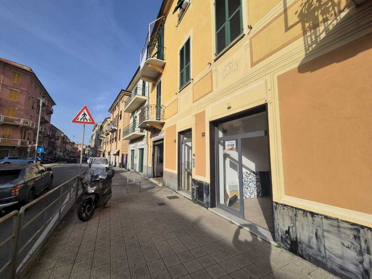 WhatsApp Image 2026-03-06 at 10.04.30 (1).jpeg - Locale Commerciale Via Nazionale 183, Sestri Levante - foto 1