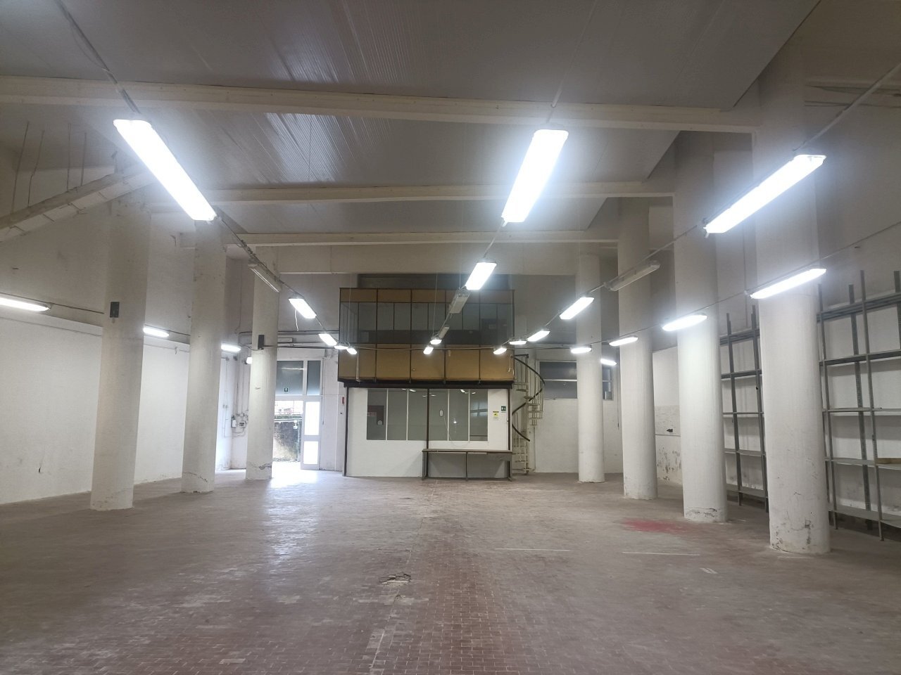 IMG20250109115426.jpg - Shed Via Terpi 45 R, Genova (neighborhood Molassana) - photo 2