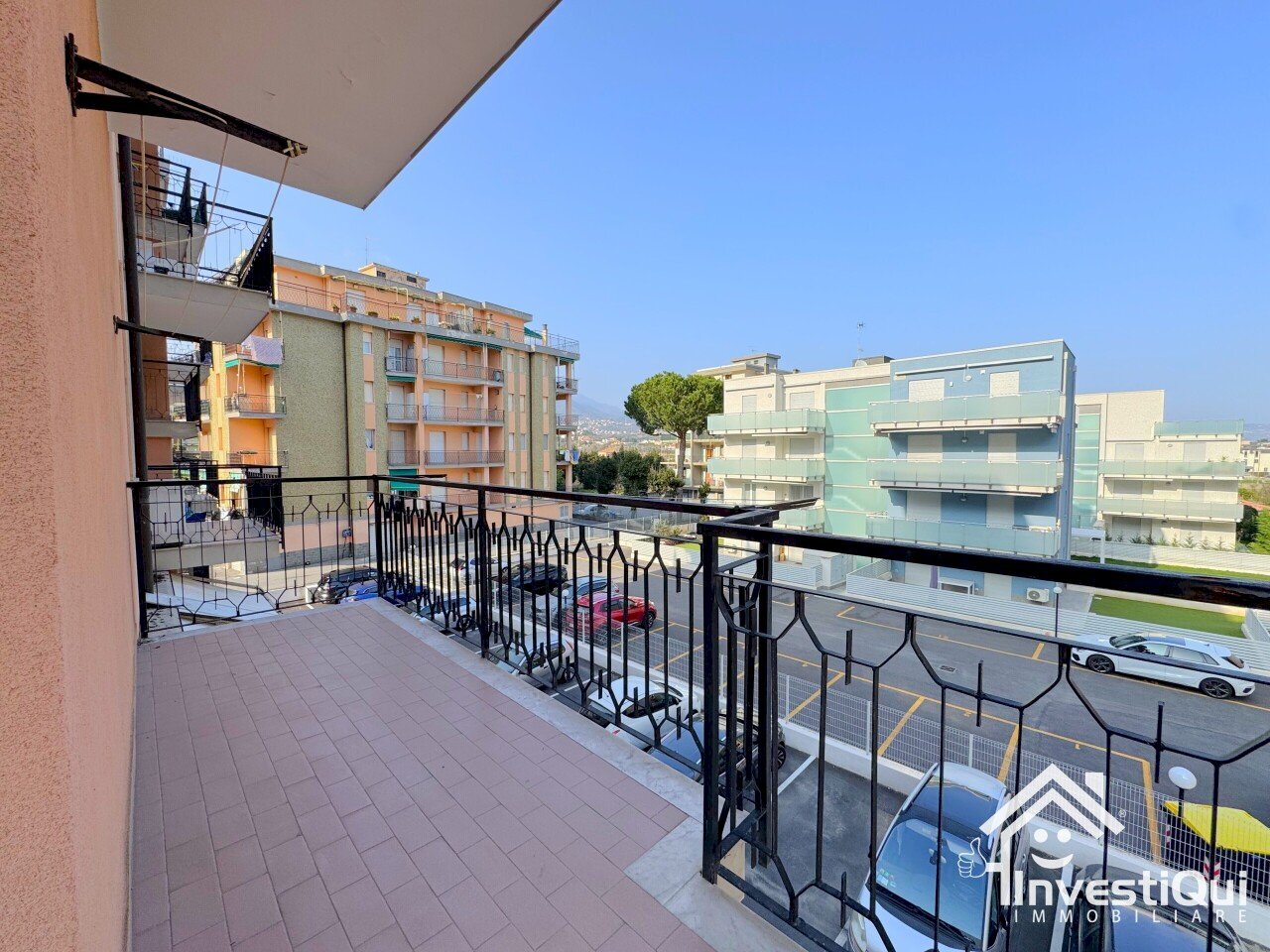 TERRAZZO ANGOLARE CAMERA MATRIMONIALE - Trilocale Via Michelangelo 18, Borghetto Santo Spirito - foto 2