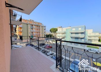 TERRAZZO ANGOLARE CAMERA MATRIMONIALE - Trilocale Via Michelangelo 18, Borghetto Santo Spirito - foto 2