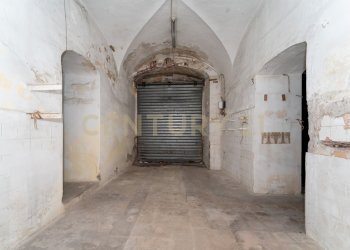 Bottega Manganelli (19).jpg - Locale Commerciale Piazza Manganelli 15, Catania - foto 23